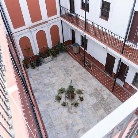 Muy Centrico Apto. En Tipico Patio Sevillano Экстерьер фото